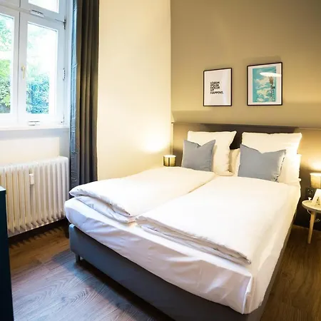 Apartment Bensimon Charlottenburg *
